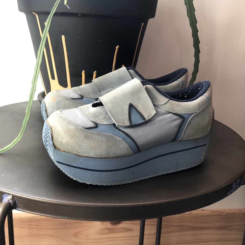 Platform sneaker
